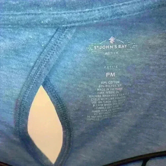 St. John’s bay elephant blouse - Picture 2 of 3